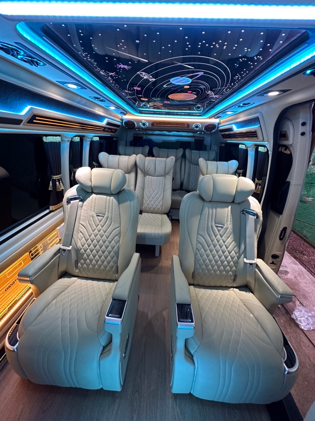 รถตู้มาตรฐาน